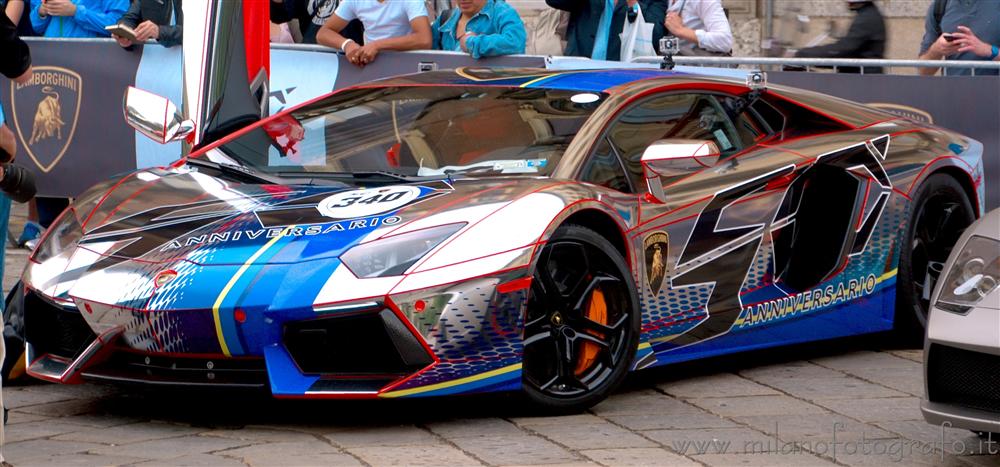 Milano - Lamborghini Aventador luccicante